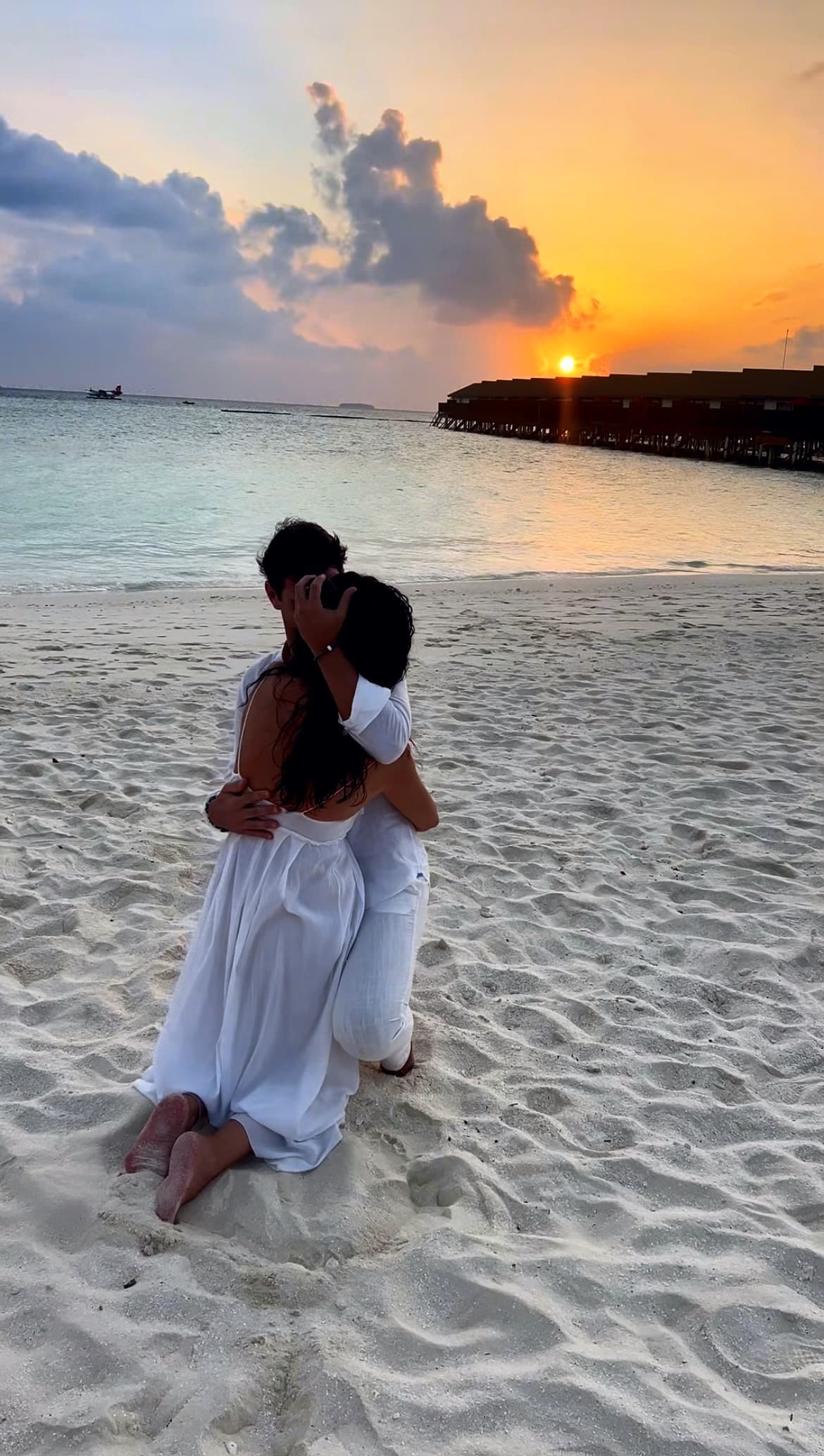 Abbraccio al tramonto
